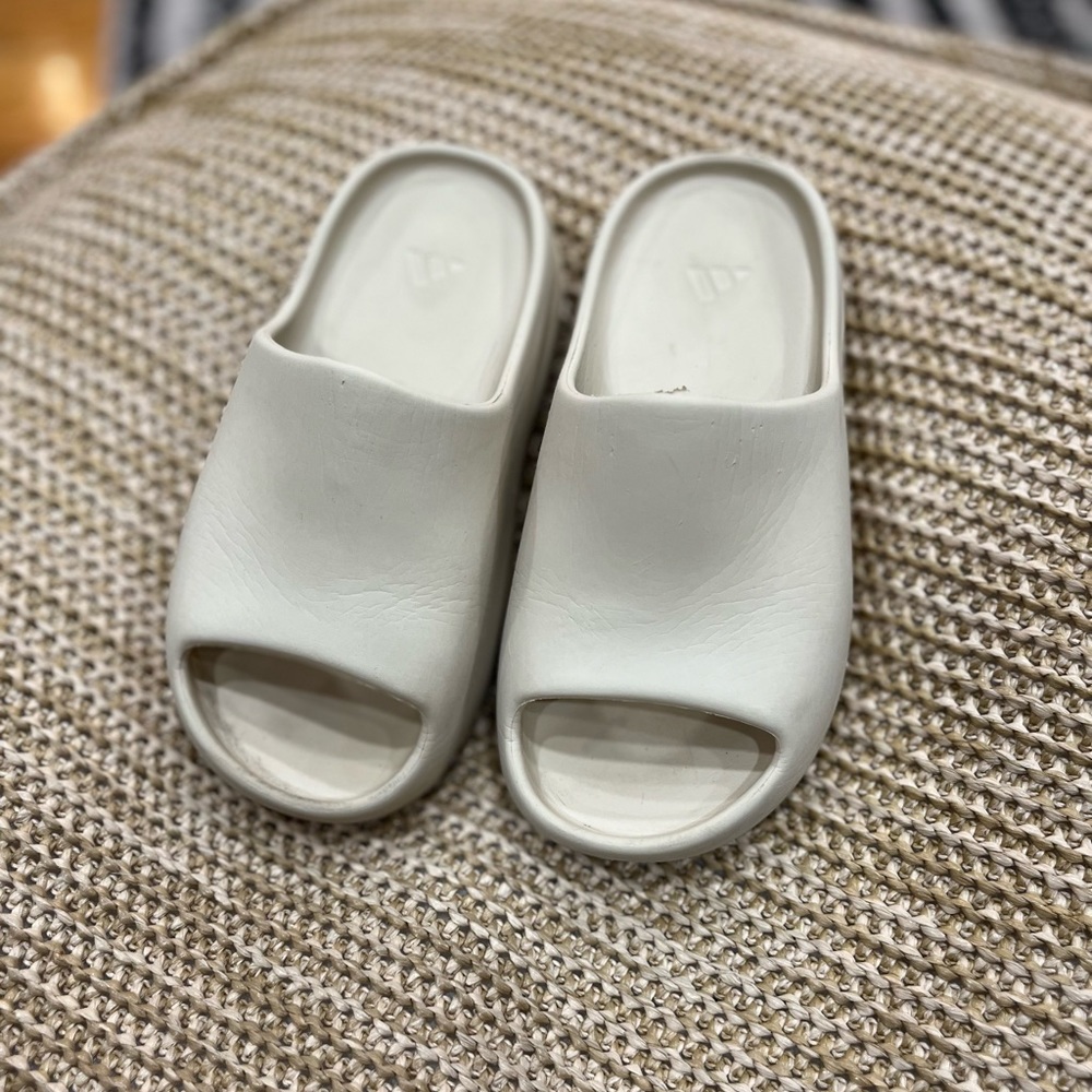 Bone Yeezy Slides